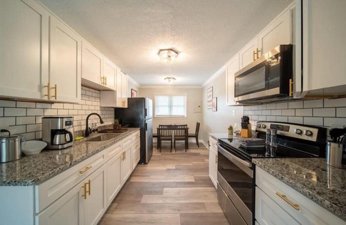 East Ocean View Apartment | OV Mosaic - River Suite