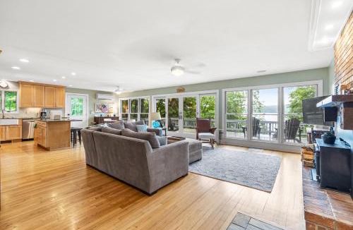 North Lake George House | Overlook Chalet
