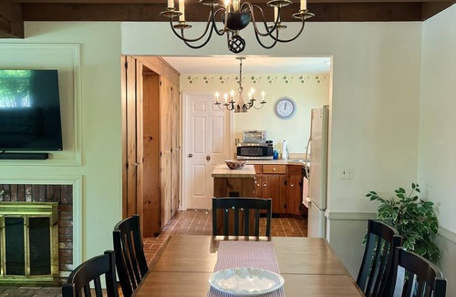 Center Harbor Cottage | Oversized Cape minutes from the heart of Meredith