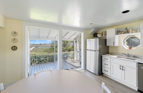 Deep Hole House | Oyster Catcher | Deep Creek Waterfront w/Deep Water Dock, Screened Porch, Guest Cottage & Pets