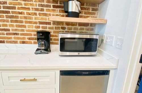 Cape Charles Condo | Oyster Oasis, Modern Loft in Historic Downtown