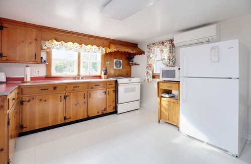 Chincoteague House | Painted Pony Cottage by Seaside Vacations & Sales