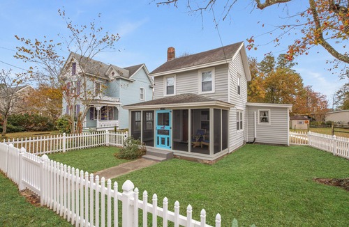 Chincoteague House | Painted Pony Cottage by Seaside Vacations & Sales