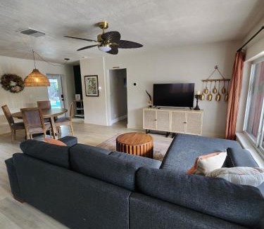 River Oaks House | Palm and Plunder A Posh Pirate Retreat
