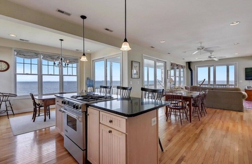 Arundel on the Bay House | Panoramic Bay Views, Wraparound Decks, 1-Minute Walk to Beach