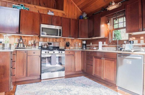 Sugar Grove House | Panoramic Mountain View Escape: Luxe Jacuzzi Suite & Hot Tub. 15 Min to Boone