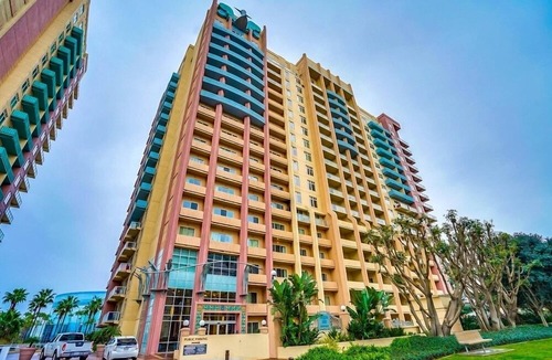 Downtown Long Beach Condo | Panoramic Ocean views and walking distance to LB Convention!