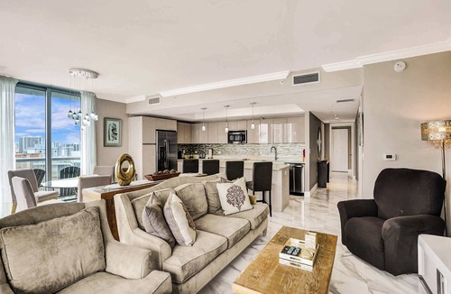 Hallandale Beach Condo | Panoramic Perfection: 3BR Breathtaking Water Views