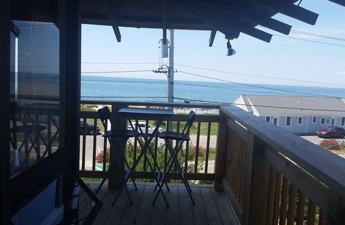 North Truro Apartment | PANORAMIC VIEWS! Front Studio Unit Beach Across Street.