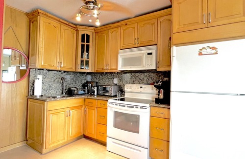 Bel Air Condo | Paradise awaits you with Ocean View & Heated Pool!
