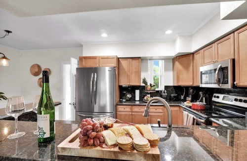 Deerfield Beach House | Paradise Cove - 1 mile to beach - Heated Pool - Attached in-law suite