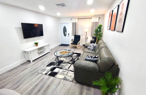Miami Gardens House | Paradise Gardens 2BDR Unit Near Hardrock Stadium
