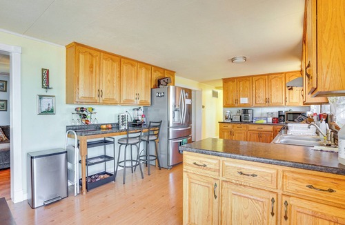 Mount Holly House | Paradise point- beach front/dock/kayak/fishing