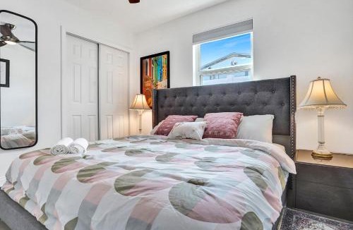 Hallandale Beach Villa | Paradise Villa With Heated Pool Close To Beach