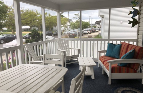 Stone Harbor Apartment | Park and Walk to Beaches, Bay, Shopping, Bars and Dining