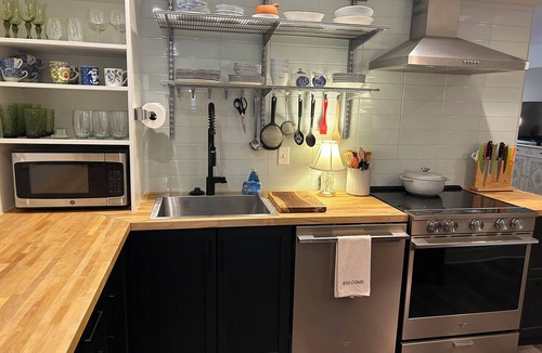 North Downtown Apartment | Park Street Retreat Downtown Ground Floor Suite