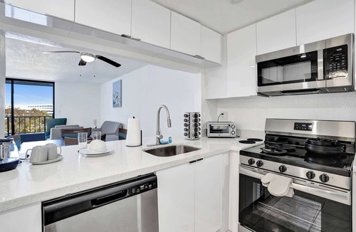 Golden Glades Apartment | Park Towers Homey 1BR Escape | Hard Rock Stadium