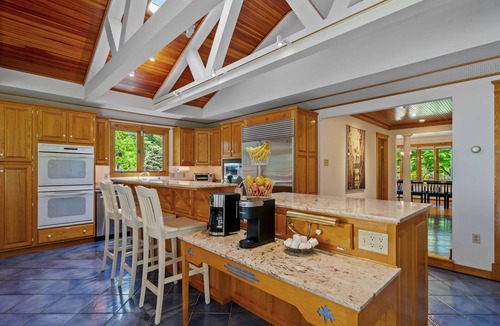 Clifton Park House | Park-like in Clifton Park! Lovely spacious 6-bedroom house with AC