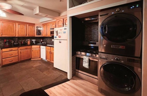 Union City Apartment | Park View Corporate - Two Unit Combination - 15 Mins to NYC