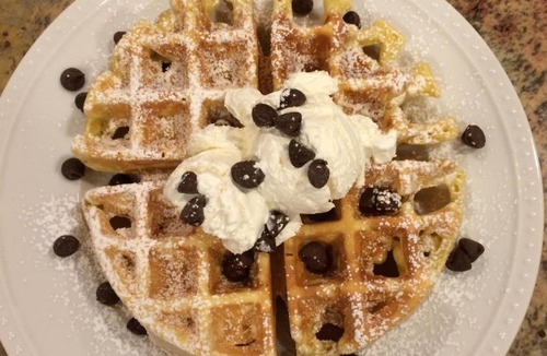 Little Havana Hostel | Peace and Quiet Dorm Rooms - Free Breakfast DIY Waffles - Free Dinner - Free Coffee - Longterm Ok!
