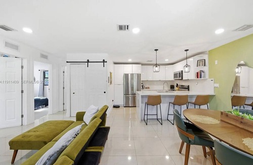 Pompano Beach House | Peaceful 2 bedroom house with yard in sunny Pompano Beach