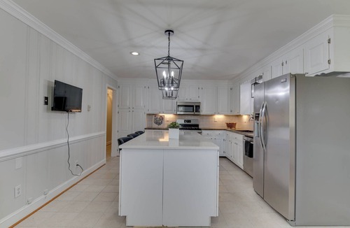 New Kent House | PEACEFUL 25 ACRE GETAWAY FOR FAMILY GATHERINGS