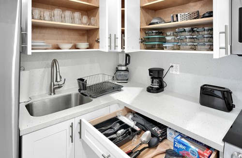 West Little River House | Peaceful 2BR Home w/King Bed. Near Trendy Areas!