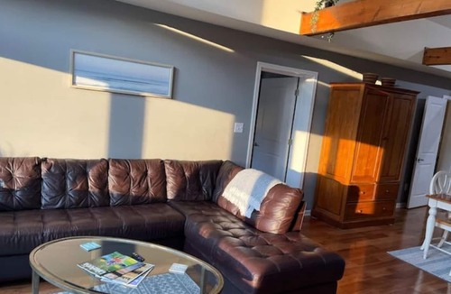 Louisa House | Peaceful 5 bedroom home, 1 block from lake