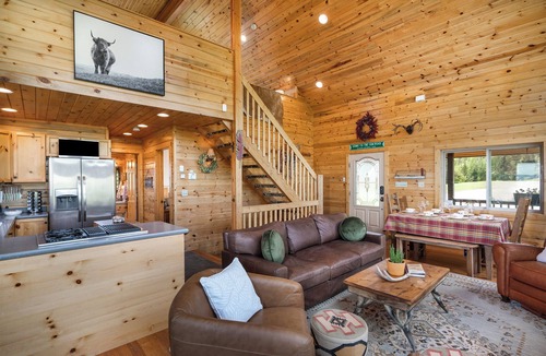 Kalispell Ski Chalet | Peaceful chalet, 30 min to Glacier NP, views of Flathead Valley, Heaven on Earth