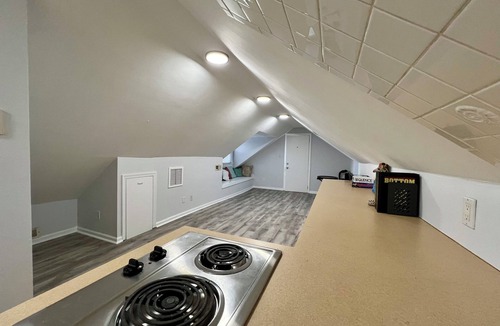 Norfolk House | Peaceful Coastal Home Walk to Beach Near Golf Private Parking.
