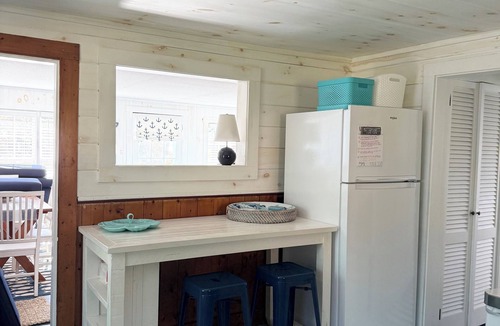 Mattapoisett Cottage | Peaceful cottage in quaint Mattapoisett beach community.