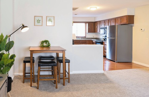 Syracuse Apartment | Peaceful Getaway-Minutes to Downtown, Hospital & Universities