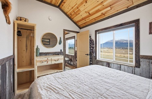 Stevensville House | Peaceful Guest Cottage with amazing Bitterroot Moutain Views
