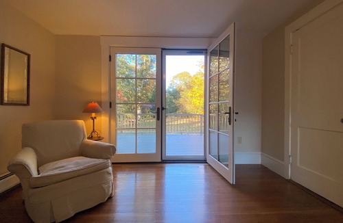 Brewster House | Peaceful Haven, Brewster Walk to The Brewster Store & Breakwater Beach