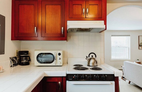 Kalispell Cottage | Peaceful historic cottage in downtown Kalispell. Perfect for remote workers.