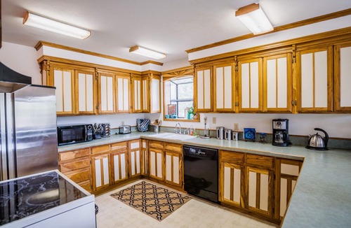 Kalispell House | Peaceful Lakehouse Getaway centrally located in the Flathead Valley