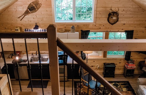 Edray Cabin | Peaceful Mountain View Retreat Near Snowshoe & Hiking