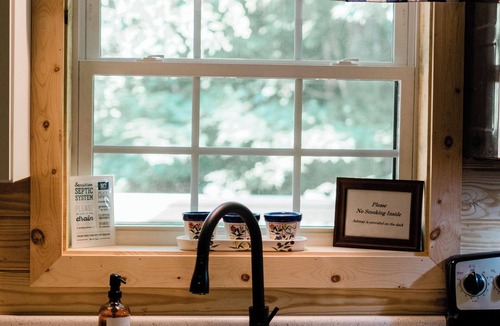 Edray Cabin | Peaceful Mountain View Retreat Near Snowshoe & Hiking