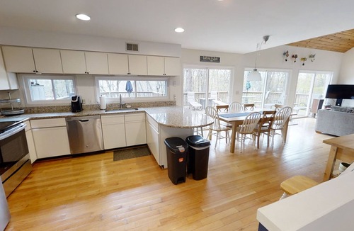 Mineral House | Peaceful Perch- Waterfront Home, Public Side of Lake Anna, Quiet Cove, Deep Water