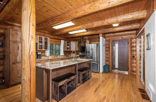 Columbia Falls House | Peaceful Relaxing Astrid Log Cabin