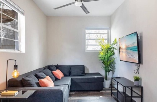 Poinciana Park Condo | Peaceful Suite Close To The City & Beach/Flat 5
