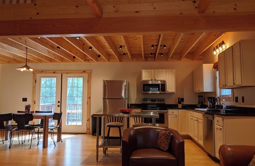 Faber Cabin | Peacefull, private Cabin! 140 acres,mile of river trails! 10 minutes to Rt.151!