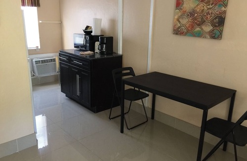 Pompano Beach Hotel | Pelican By The Sea
