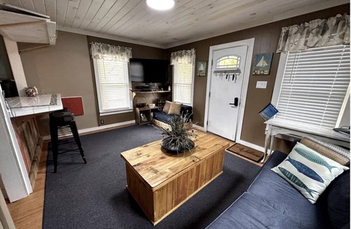 Verona Beach Cottage | Pelican Point with Kayaks, Bikes, and Fire Pit