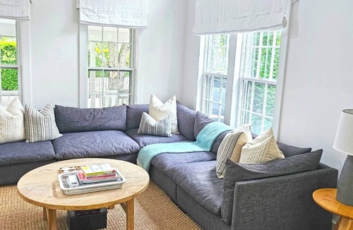 West of Town House | Penny Lane's Post - Mid-Island - Amenities - ACK