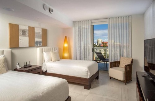 Bay Harbor Islands Apartment | Penthouse 4 Bedroom | Water Views | Roof Top Pool!