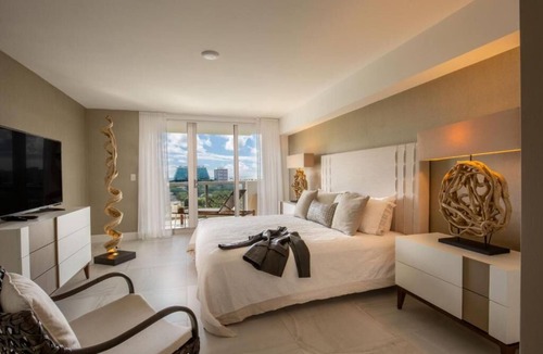 Bay Harbor Islands Apartment | Penthouse 4 Bedroom | Water Views | Roof Top Pool!