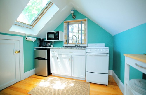 Commercial Street Hotel | Penthouse Unit in Provincetown Center