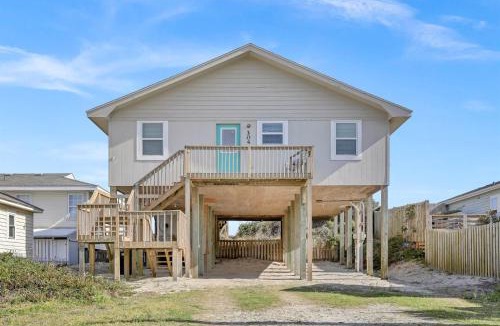 Surf City House | Perched on the Dune In the Heart of Surf City