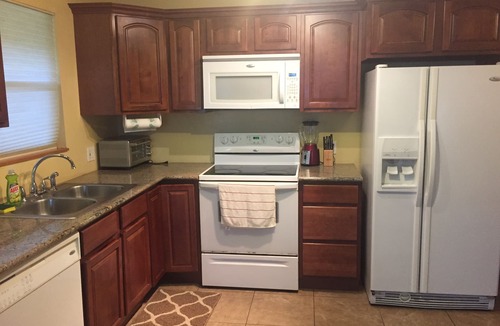 Highland Garden Apartment | Perfec, retreat! golf beaches 2 bedrooms WIFI Netflix, Washer abd Dryer ,